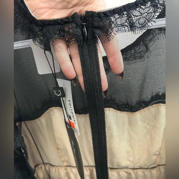 AMAZING delicate long laced dress by FOR LOVE & LEMONS - Picture 4 of 13